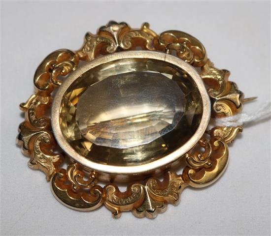 A large Victorian citrine set brooch, 2in.